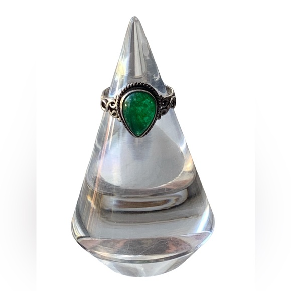 Emerald Green Quartz Gemstone Sterling Silver Woman’s Ring Jewelry Birthstone - Picture 2 of 9